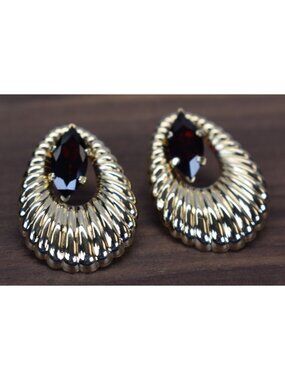 14k Yellow Gold Oval Ribbed Earrings With Marquise Garnet Center Stone